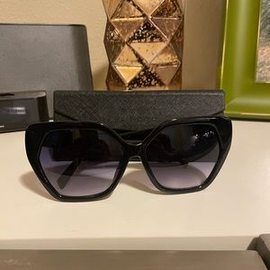 Black Sunglasses with case